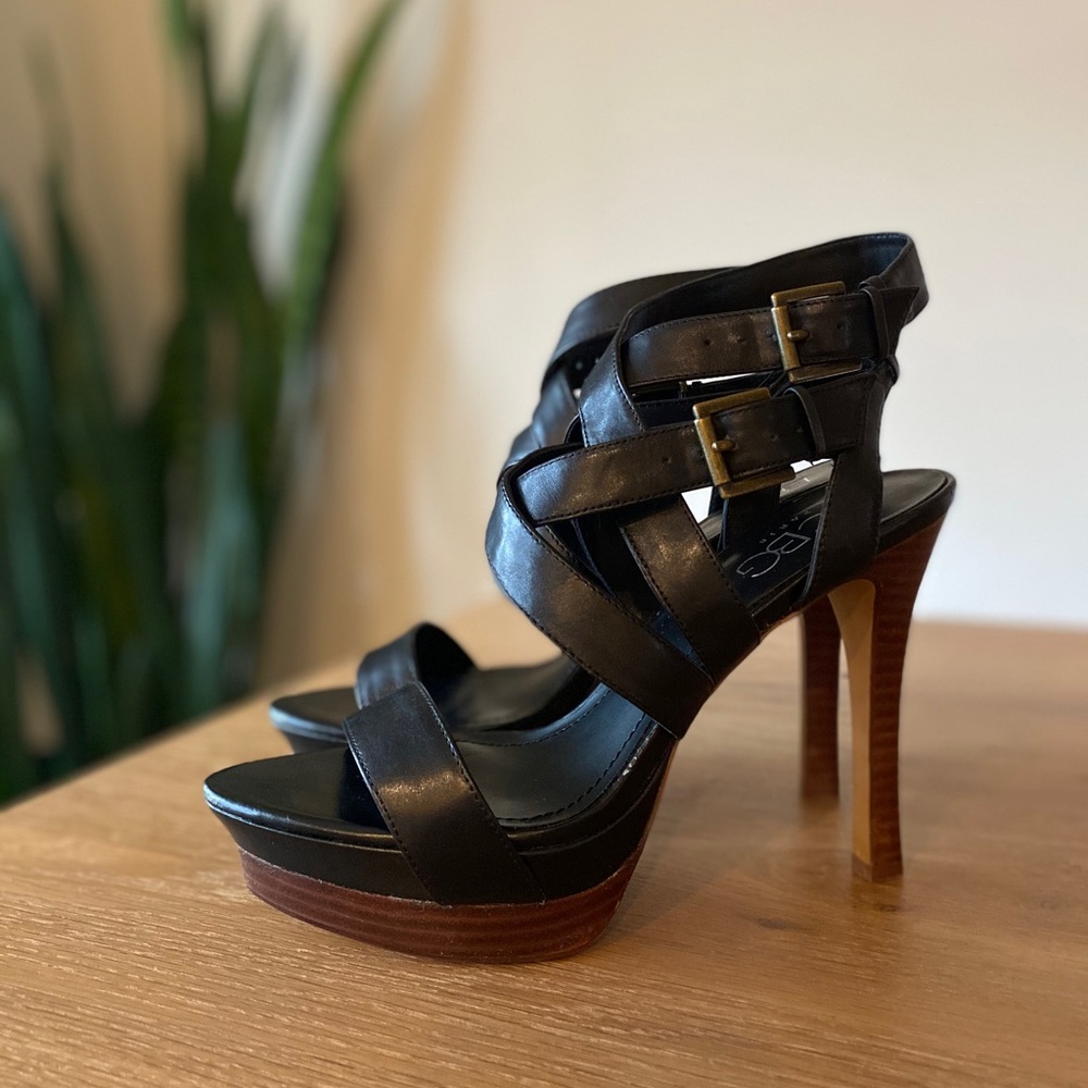 BCBG PARIS HEELS, GREAT CONDITION!